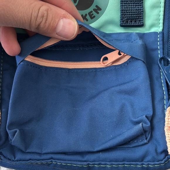 Fjallaraven Kanken Sling Crossbody - Picture 2 of 5